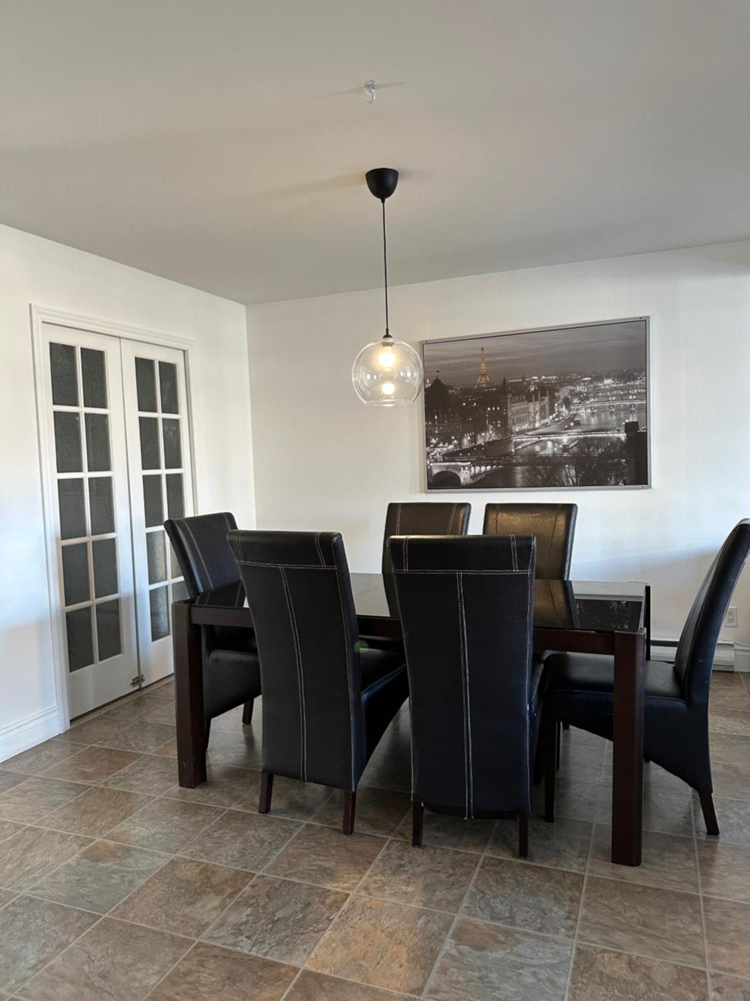 881 Familial Apartment *